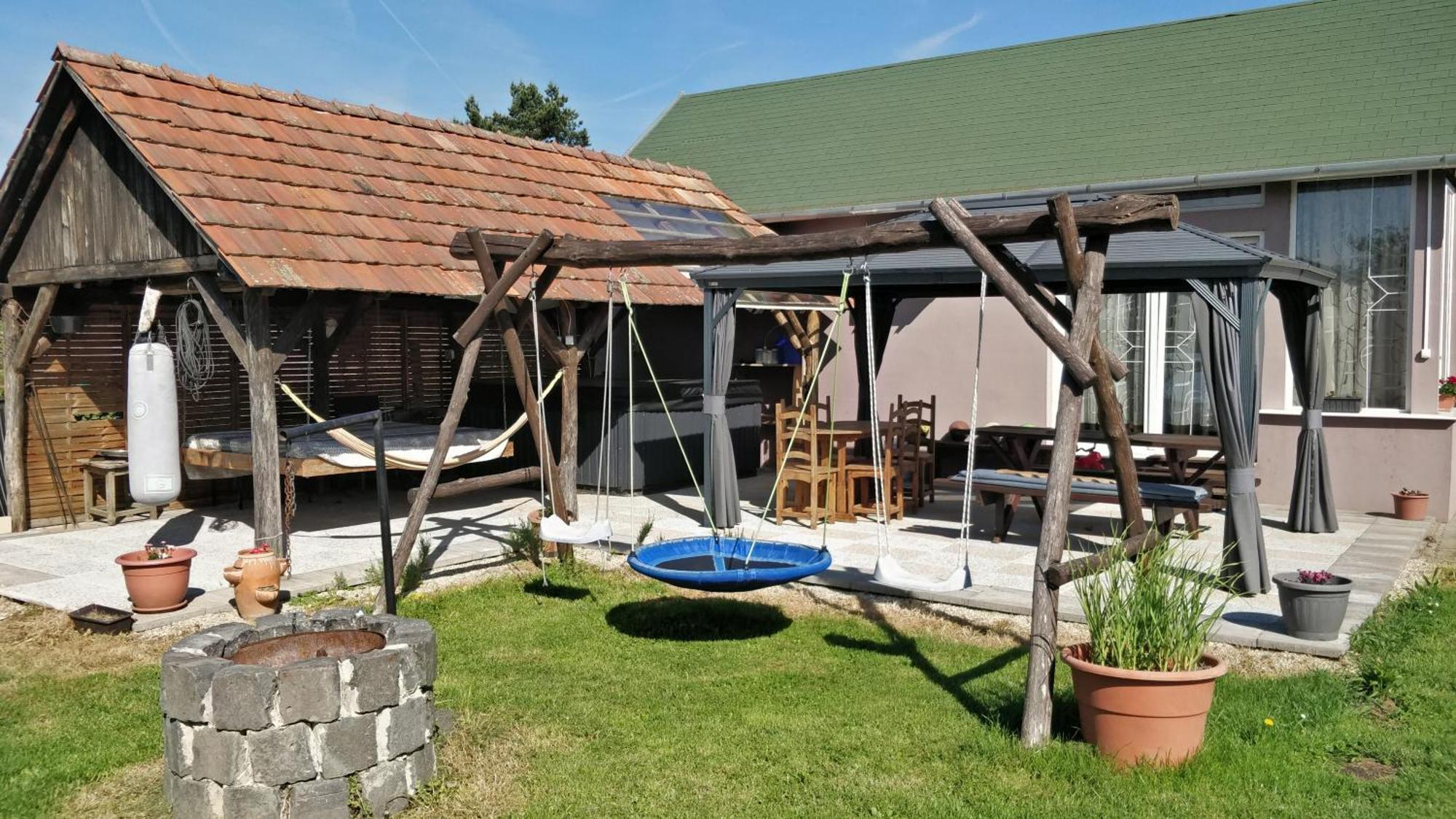 Novákporta vendégház Lakhegy Exterior foto