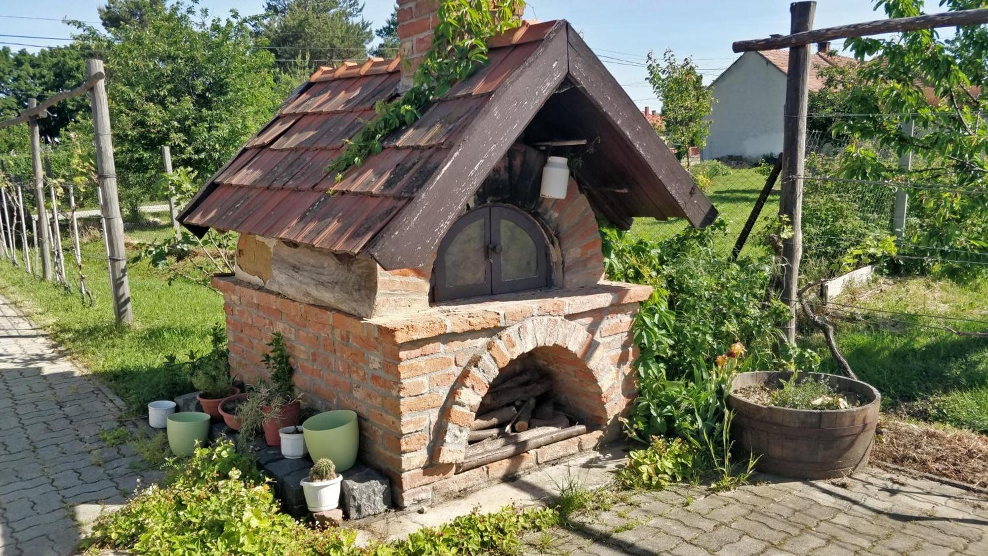 Novákporta vendégház Lakhegy Exterior foto